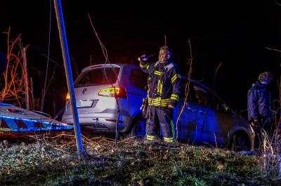 Stuttgart Rotenberg: PKW in Weinberg gerutscht